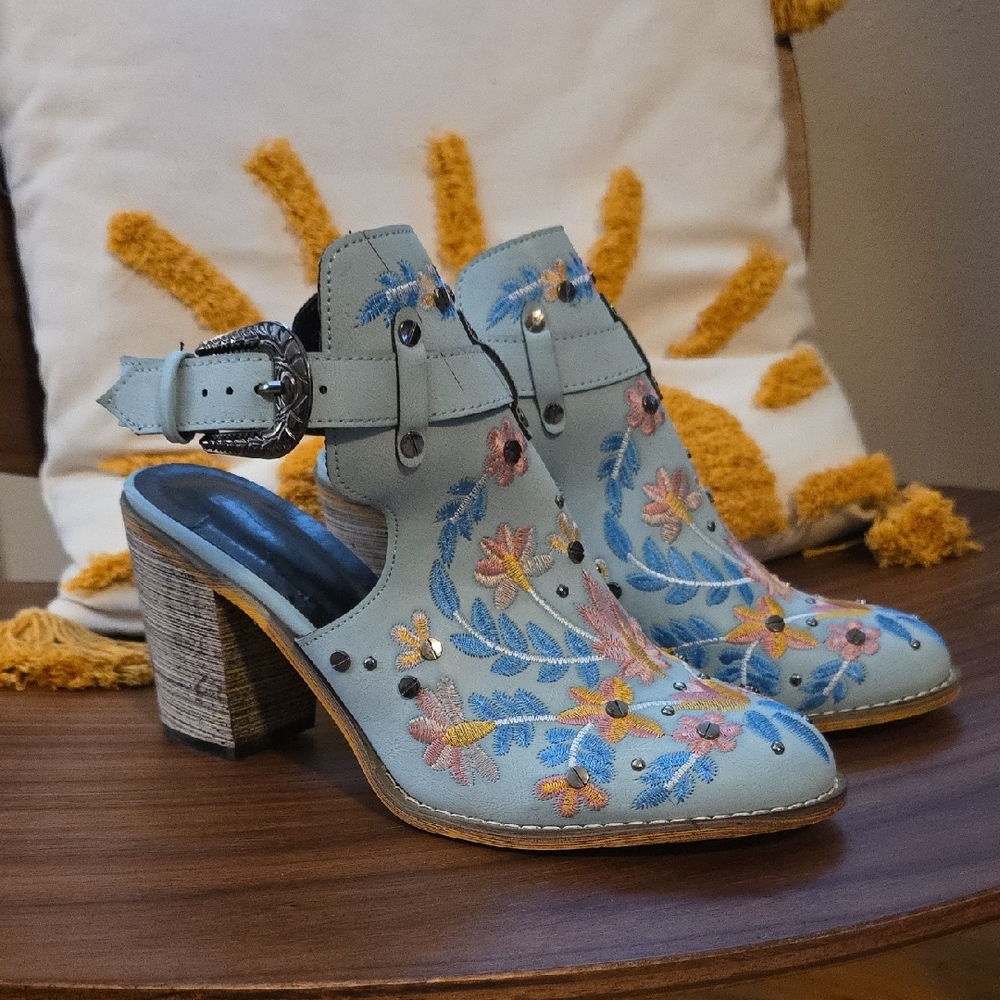 Floral Embroidered Women’s Ankle Boots